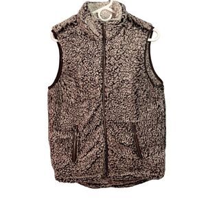 Thread & Supply Fluffy, Sleeveless Vest with Pockets